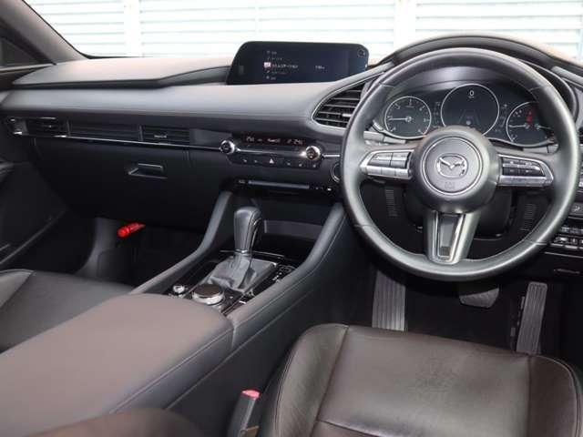 MAZDA3ファストバック 1.8 XD Lパッケージ ディーゼルターボ 4WD マツダ認定中古車 衝突被害軽減ブレーキ コ(3枚目)