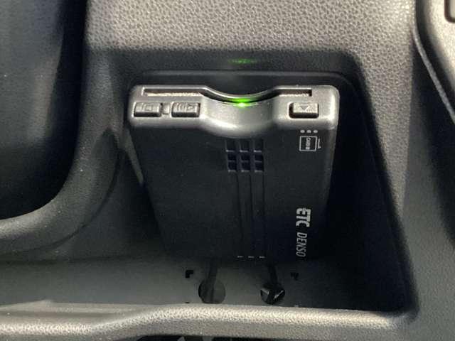 ハイゼットカーゴ ６６０　クルーズターボ　ＳＡＩＩＩ　ハイルーフ　４ＷＤ　衝突被害軽減ブレーキ　２ＤＩＮオーディオ　マニ（11枚目）