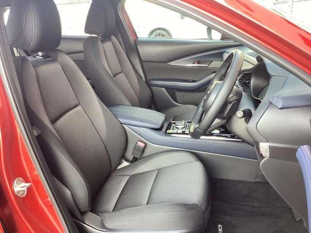 �l�n��̂Ƃ́c�ԂƂ̈�̊����X�ɑ����A�Ԃ���̃C���t�H���[�V������`���₷�����邱�ƂŁA���S���S�ȉ^�]���\�ɂȂ�c����ȃ}�c�_�̈��S�v�z����������V�[�g�|�W�V���������ē������Ē����܂��B