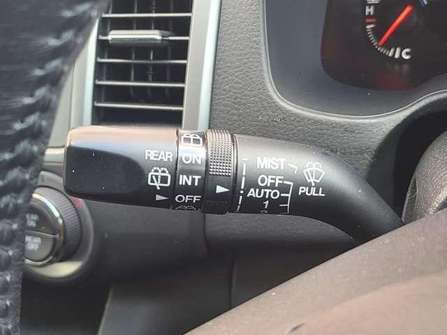 �J�ʂɉ����Ď����Ń��C�p�[���������C���Z���T�[���C�p�[�𓋍ځB�܂��A���x�����@�\�t�ł��̂ŁA���q�l��l�ЂƂ�̂��D�݂ɍ��킹�ă��C�p�[�̍쓮���x�𒲐����邱�Ƃ��ł��܂��B