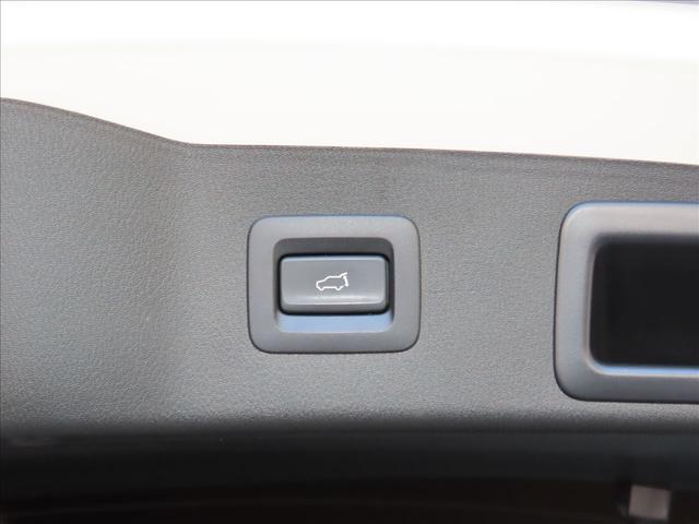 ＣＸ－５ ＸＤ　１００ＴＨ　マツダ１００周年記念モデル・３６０°ビューカメラ・ＢＯＳＥ・電動リアゲート・Ａｎｄｒｏｉｄ　Ａｕｔｏ／Ｃａｒ　Ｐｌａｙ・電動サンルーフ・ＣＤ／ＤＶＤ／フルセグＴＶ・ナッパレザーシート（レッド）（35枚目）