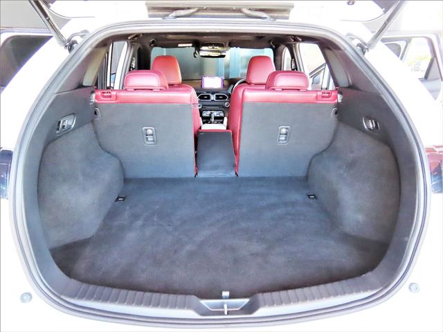 ＣＸ－５ ＸＤ　１００ＴＨ　マツダ１００周年記念モデル・３６０°ビューカメラ・ＢＯＳＥ・電動リアゲート・Ａｎｄｒｏｉｄ　Ａｕｔｏ／Ｃａｒ　Ｐｌａｙ・電動サンルーフ・ＣＤ／ＤＶＤ／フルセグＴＶ・ナッパレザーシート（レッド）（37枚目）