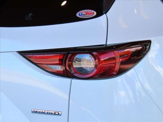 ＣＸ－５ ＸＤ　１００ＴＨ　マツダ１００周年記念モデル・３６０°ビューカメラ・ＢＯＳＥ・電動リアゲート・Ａｎｄｒｏｉｄ　Ａｕｔｏ／Ｃａｒ　Ｐｌａｙ・電動サンルーフ・ＣＤ／ＤＶＤ／フルセグＴＶ・ナッパレザーシート（レッド）（43枚目）