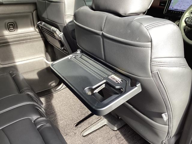 �O�Ȃ̌㕔�ɂ́A���[���̊ȈՃg���C���ݒu����Ă��܂��B�h�����N�z���_�[�Ƃ��Ă̎g�p�⑖�s���̈��H���ɕ֗��ł�