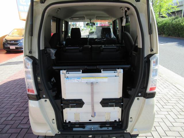Ｎ－ＢＯＸ＋ Ｇ　車いす仕様車　スロープ付　電動ウィンチリモコン付　福祉車両　スマートキー２個　非課税車　禁煙車　横滑り防止　車椅子１台　マニュアルエアコン　プッシュスタート　ＣＤ　マニュアル付（紙）（15枚目）