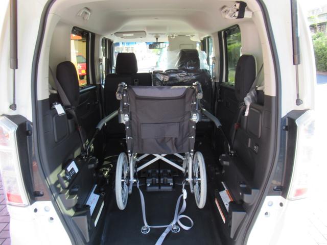 Ｎ－ＢＯＸ＋ Ｇ・Ｌパッケージ　車いす仕様車　福祉車両　スロープ付　ウィンチリモコン付　禁煙車　左側パワースライドドア　バックカメラ　ＥＴＣ　スマートキー２個　２列目窓カーテン　ワンセグ　ＣＤ　ＵＳＢ　ステアリングスイッチ　横滑り防止　エコモード（8枚目）