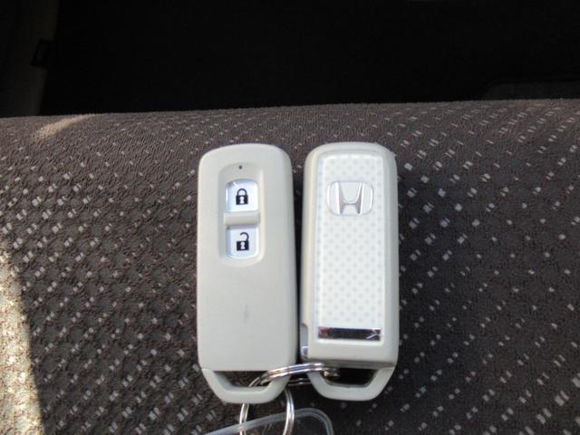 Ｎ－ＷＧＮ Ｇコンフォートパッケージ　純正ナビ　バックカメラ　シートヒーター　禁煙車　追突軽減ブレーキ　オートＨＩＤヘッドライト　スマートキー２個　ＥＴＣ　フロントドラレコ　ＢＴ音楽　サイドカーテンエアバック　ワンセグＴＶ　ＤＶＤ（8枚目）