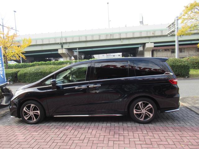 オデッセイ アブソルート　２列目プレミアムクレードルシート　左側パワースライドドア　追突被害軽減ブレーキ　禁煙車　オートＬＥＤヘッドライト　純正インターナビ　サイドエアバッグ　スマートキー２個　前方ドラレコ　バックＣ　ＥＴＣ（30枚目）