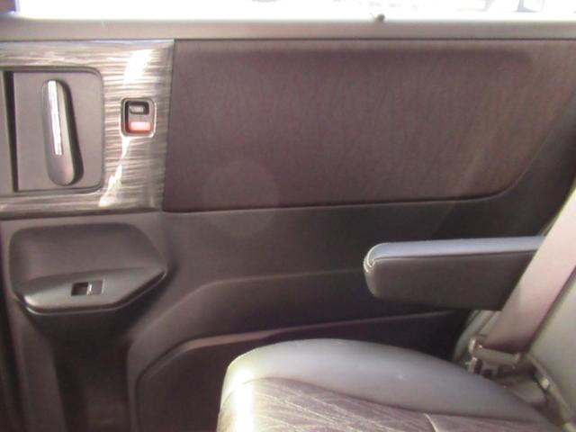 オデッセイ アブソルート　２列目プレミアムクレードルシート　左側パワースライドドア　追突被害軽減ブレーキ　禁煙車　オートＬＥＤヘッドライト　純正インターナビ　サイドエアバッグ　スマートキー２個　前方ドラレコ　バックＣ　ＥＴＣ（54枚目）