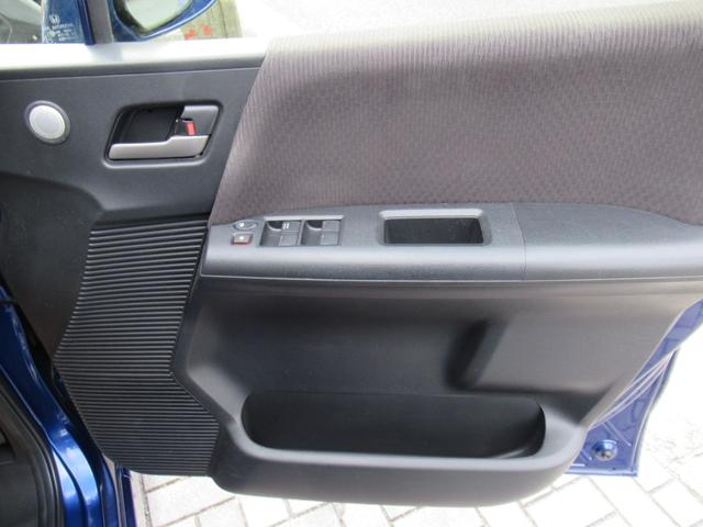 フリード Ｇ　ジャストセレクション　純正ギャザズナビ　フロントコーナーセンサー　ＨＩＤオートヘッドライト　スマートキー２個　ステアリングスイッチ　バックカメラ　左側パワースライドドア　ＥＴＣ　ワンセグＴＶ　ＢＴ音楽　ＤＶＤ　横滑り防止（68枚目）