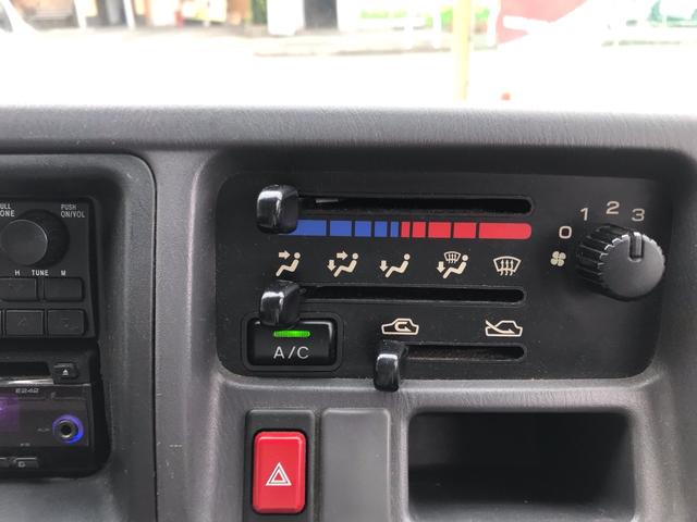 ＴＢ　４ＷＤ　エアコン　パワステ　三方開き　ＣＤ　ＡＭＦＭラジオ　タコメーター(28枚目)