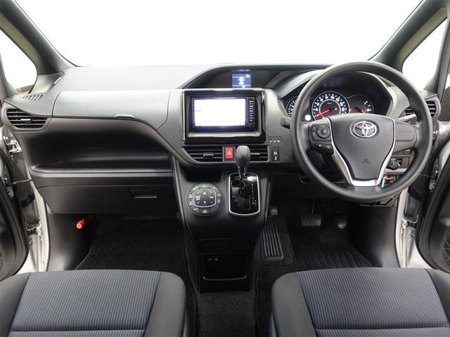 ヴォクシー Ｘ　ウェルキャブ　福祉車両　ワンセグ　メモリーナビ　バックカメラ　ＥＴＣ　電動スライドドア　ＬＥＤヘッドランプ　ウオークスルー　乗車定員６人　アイドリングストップ（9枚目）