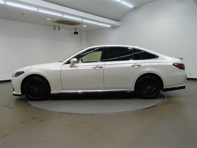 クラウンハイブリッド ＲＳ　リミテッドＩＩ　革シート　フルセグ　メモリーナビ　ＤＶＤ再生　ミュージックプレイヤー接続可　バックカメラ　衝突被害軽減システム　ＥＴＣ　ドラレコ　ＬＥＤヘッドランプ　フルエアロ（7枚目）