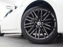 純正18インチのアルミホイールがよく似合います!