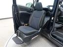助手席はリフトアップシートが装備されておりますので、乗り降りもラクラクですね（＾＾♪