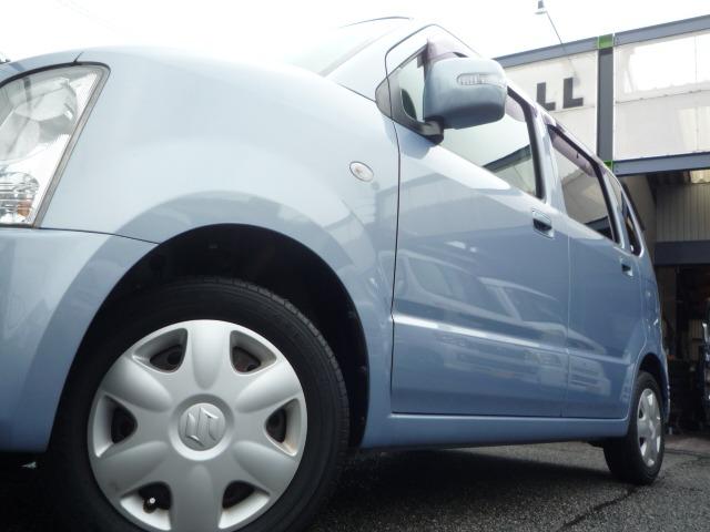 ワゴンＲ ＦＸ　キーレスエントリー＋Ｏ／Ｄ付き４速コラムオートマ＋電格付ドアミラー＋タイミングチェーン式＋ブルーブラックツートーン＋走行５万９千キロ台＋内外装クリーニングバフポリッシャー仕上げ（3枚目）