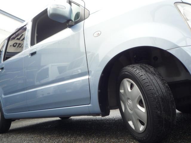 ワゴンＲ ＦＸ　キーレスエントリー＋Ｏ／Ｄ付き４速コラムオートマ＋電格付ドアミラー＋タイミングチェーン式＋ブルーブラックツートーン＋走行５万９千キロ台＋内外装クリーニングバフポリッシャー仕上げ（11枚目）