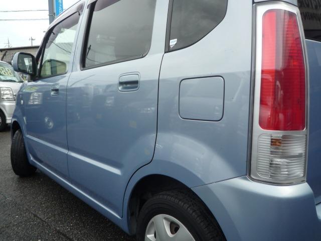 ワゴンＲ ＦＸ　キーレスエントリー＋Ｏ／Ｄ付き４速コラムオートマ＋電格付ドアミラー＋タイミングチェーン式＋ブルーブラックツートーン＋走行５万９千キロ台＋内外装クリーニングバフポリッシャー仕上げ（29枚目）