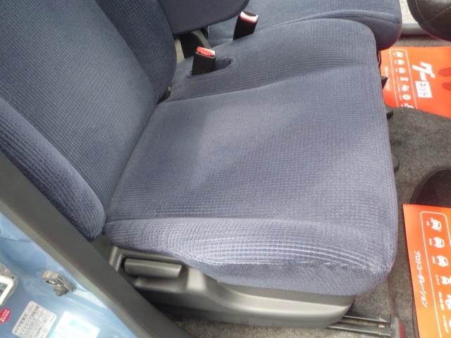 ワゴンＲ ＦＸ　キーレスエントリー＋Ｏ／Ｄ付き４速コラムオートマ＋電格付ドアミラー＋タイミングチェーン式＋ブルーブラックツートーン＋走行５万９千キロ台＋内外装クリーニングバフポリッシャー仕上げ（56枚目）