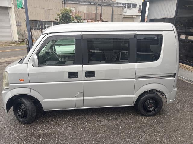 エブリイ ジョインターボ 5速マニュアル車 ハイルーフ ETC 電格ミラー フォグランプ 全席パワーウインド リア分割シート マットブラックホイール リアヒーター付 カーボンピラー プライバシーガラス CDステレオ(17枚目)