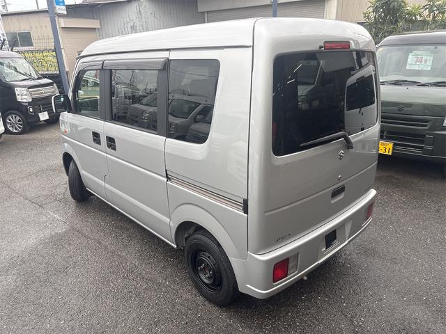 エブリイ ジョインターボ 5速マニュアル車 ハイルーフ ETC 電格ミラー フォグランプ 全席パワーウインド リア分割シート マットブラックホイール リアヒーター付 カーボンピラー プライバシーガラス CDステレオ(18枚目)