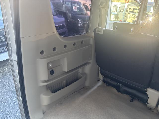 エブリイワゴン ＰＺターボ　ハイルーフ　電動スライドドア　ワンセグナビ　Ｂｌｕｅｔｏｏｔｈ　ＥＴＣ　衝突軽減ブレーキ　ディスチャージ　キーフリー　電動格納ミラー　オートライト　ステアリングリモコン　シートカバー（39枚目）