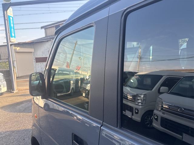 エブリイ PA グレー×ブラック2トーン塗装 社外LEDテールランプ流れるウインカー カーボン調ピラー ラプター塗装 OPTちょい上げリフトアップキット35mm OPT社外キーレスリモコン(18枚目)