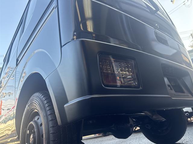 エブリイ PA グレー×ブラック2トーン塗装 社外LEDテールランプ流れるウインカー カーボン調ピラー ラプター塗装 OPTちょい上げリフトアップキット35mm OPT社外キーレスリモコン(22枚目)