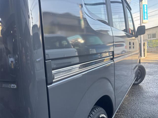 エブリイ PA グレー×ブラック2トーン塗装 社外LEDテールランプ流れるウインカー カーボン調ピラー ラプター塗装 OPTちょい上げリフトアップキット35mm OPT社外キーレスリモコン(29枚目)