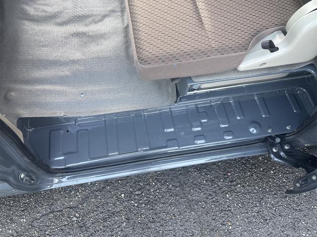 エブリイ PA グレー×ブラック2トーン塗装 社外LEDテールランプ流れるウインカー カーボン調ピラー ラプター塗装 OPTちょい上げリフトアップキット35mm OPT社外キーレスリモコン(49枚目)