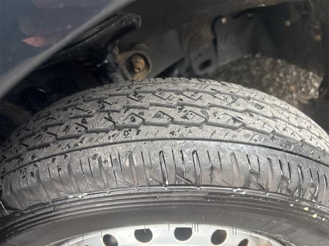 エブリイ PCリミテッド 4AT パートタイム4WD キーレス パワーウィンドウ 電動格納ミラー プライバシーガラス ABS CDステレオ ベンチシート フルフラット(15枚目)