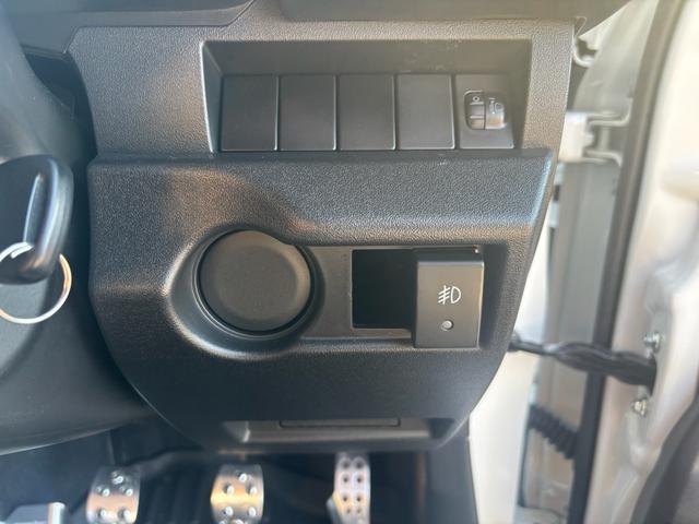 ジムニー ＸＧ　ワンオーナー・ターボ・ガレージ保管車・４ＷＤ・５ＭＴ・禁煙車・リフトアップ・外品マフラー・外品ホイル・ナビ・ＴＶ・Ｂｌｕｅｔｏｏｔｈオーディオ機能・シートカバー（48枚目）