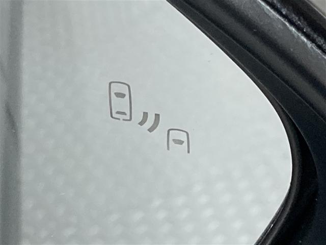 シエンタ Ｚ　ＤＶＤ再生　ミュージックプレイヤー接続可　後席モニター　バックカメラ　衝突被害軽減システム　ＥＴＣ　両側電動スライド　ＬＥＤヘッドランプ　ウオークスルー　乗車定員７人　３列シート　ワンオーナー（4枚目）