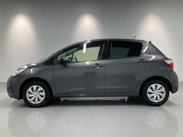 ヴィッツ Ｆ　フルセグ　メモリーナビ　ＤＶＤ再生　ミュージックプレイヤー接続可　バックカメラ　衝突被害軽減システム　ＥＴＣ（5枚目）