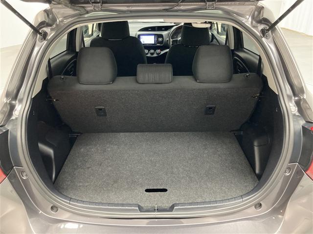 ヴィッツ Ｆ　フルセグ　メモリーナビ　ＤＶＤ再生　ミュージックプレイヤー接続可　バックカメラ　衝突被害軽減システム　ＥＴＣ（8枚目）