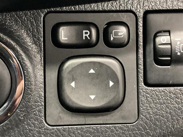 ヴィッツ Ｆ　フルセグ　メモリーナビ　ＤＶＤ再生　ミュージックプレイヤー接続可　バックカメラ　衝突被害軽減システム　ＥＴＣ（16枚目）