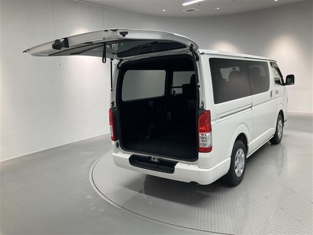 ハイエースバン スーパーＧＬ　ダークプライムＩＩ　ワンセグ　メモリーナビ　ミュージックプレイヤー接続可　バックカメラ　衝突被害軽減システム　ＥＴＣ　両側電動スライド　ＬＥＤヘッドランプ（6枚目）