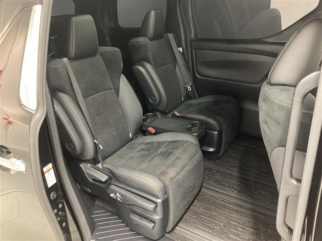 アルファード ２．５Ｓ　タイプゴールド　サンルーフ　ミュージックプレイヤー接続可　後席モニター　バックカメラ　衝突被害軽減システム　ＥＴＣ　両側電動スライド　ＬＥＤヘッドランプ　乗車定員７人　３列シート　ワンオーナー（12枚目）