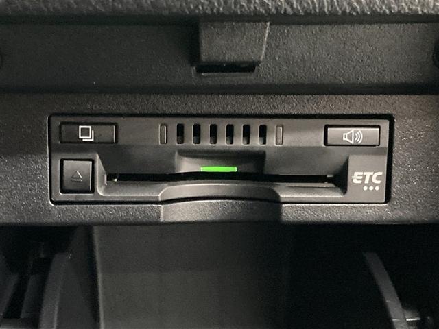 アルファード ２．５Ｓ　タイプゴールド　サンルーフ　ミュージックプレイヤー接続可　後席モニター　バックカメラ　衝突被害軽減システム　ＥＴＣ　両側電動スライド　ＬＥＤヘッドランプ　乗車定員７人　３列シート　ワンオーナー（22枚目）