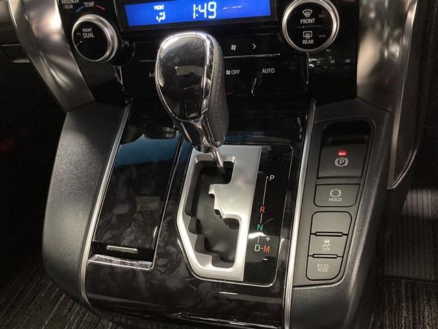 アルファード ２．５Ｓ　タイプゴールド　サンルーフ　ミュージックプレイヤー接続可　後席モニター　バックカメラ　衝突被害軽減システム　ＥＴＣ　両側電動スライド　ＬＥＤヘッドランプ　乗車定員７人　３列シート　ワンオーナー（25枚目）