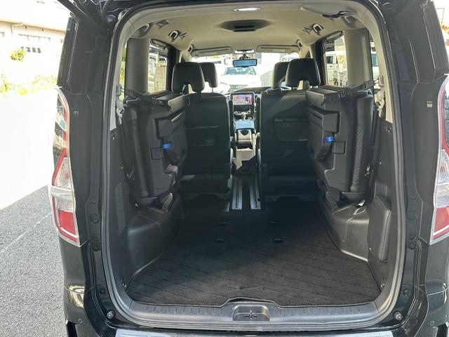 セレナ ハイウェイスターＶ　大画面ナビ　　ＴＶ　プロパイロット　バックカメラ　全周囲カメラ　インテリジェントルームミラー　両側ハンズフリーオートスライドドア　　ＬＥＤヘッド（12枚目）