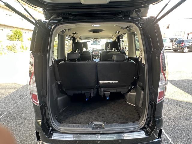 セレナ ハイウェイスターＶ　大画面ナビ　　ＴＶ　プロパイロット　バックカメラ　全周囲カメラ　インテリジェントルームミラー　両側ハンズフリーオートスライドドア　　ＬＥＤヘッド（13枚目）