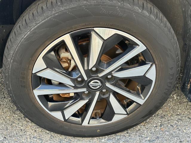 セレナ ハイウェイスターＶ　大画面ナビ　　ＴＶ　プロパイロット　バックカメラ　全周囲カメラ　インテリジェントルームミラー　両側ハンズフリーオートスライドドア　　ＬＥＤヘッド（31枚目）