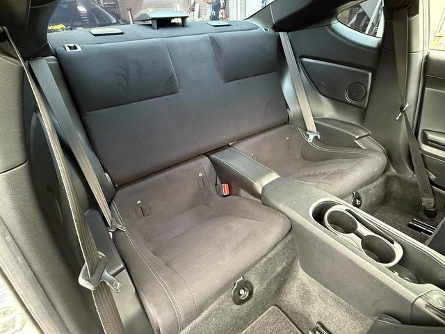 ８６ ＧＴ　ＴＥＩＮ車高調　純正ブレンボブレーキ　純正ＳＤナビ　フルセグＴＶ　Ｂカメラ　ＥＴＣ　ステアリモコン　スマートキー　クルーズコントロール　ＬＥＤヘッドライト　ＬＥＤフォグ　純正１７アルミ（8枚目）