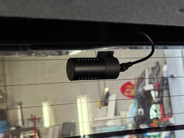 アクア Ｇ　Ｇ’ｓ　Ｓｔｒａｄａナビ　Ｂカメラ　ＥＴＣ　前後ドラレコ　スマートキー　セーフティセンス　クルーズコントロール　ハーフレザーシート　ＬＥＤヘッドライト　ＬＥＤフォグ　純正１７アルミ（17枚目）