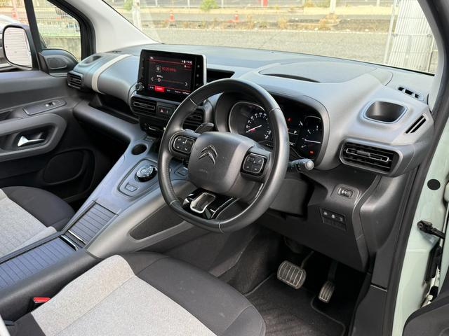 ベルランゴ シャイン パノラミックガラスルーフ メーカ-ディスプレイ Carplay/アンドロイドオート バック&サイドカメラ ETC クルーズコントロール クリアランスソナー レーンキープ ブラインドスポット(4枚目)