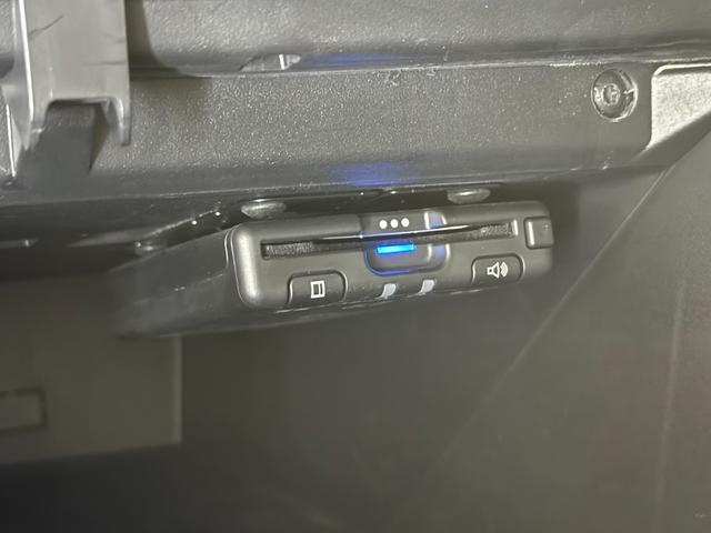 ベルランゴ シャイン パノラミックガラスルーフ メーカ-ディスプレイ Carplay/アンドロイドオート バック&サイドカメラ ETC クルーズコントロール クリアランスソナー レーンキープ ブラインドスポット(19枚目)