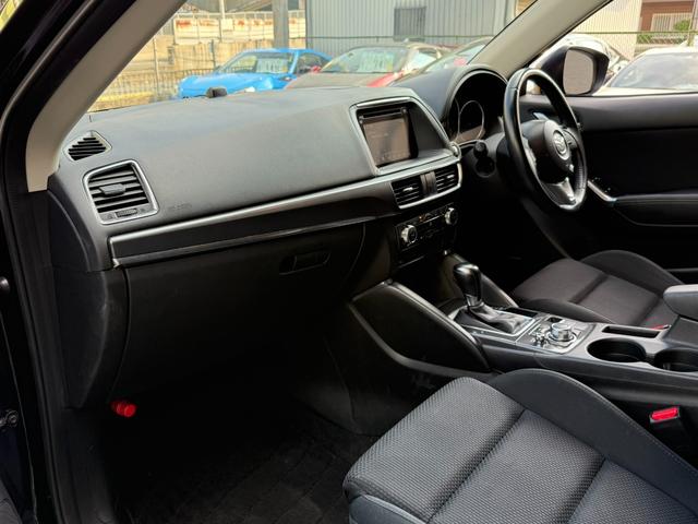 ＣＸ－５ ＸＤ　プロアクティブ　セーフティクルーズパッケージ　純正ナビ　フルセグＴＶ　ＤＶＤ　ＢＯＳＥサウンド　バック＆サイドカメラ　ＥＴＣ　ドラレコ　スマートキー　ＬＥＤヘッドライト　ＦＯＧランプ　純正１７インチアルミ（5枚目）