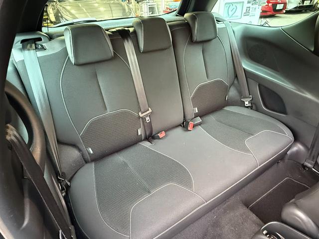 ＤＳ３ シック　ＤＳ　ＬＥＤビジョンパッケージ　アクティブシティブレーキ　クルーズコントロール　バックソナー　ポータブルディスプレィオーディオ　ＥＴＣ　　ドラレコ　ＧＰＳレーダー　オーディオリモコン　キセノン　純正アルミ　キーレス（8枚目）