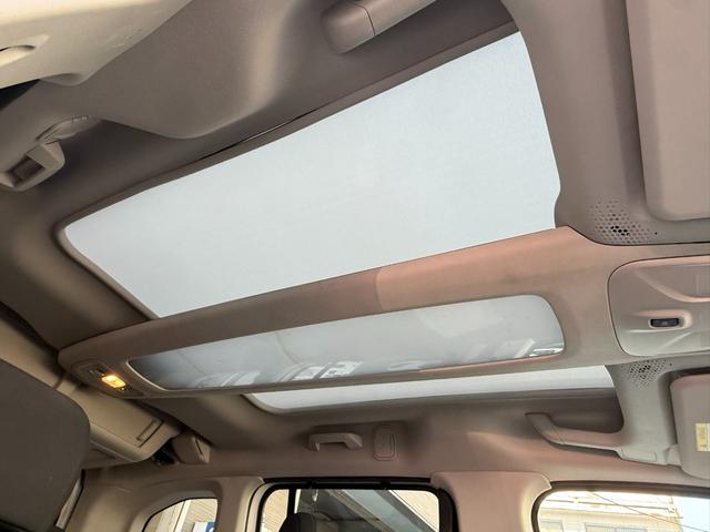 ベルランゴ シャイン　パノラミックガラスルーフ　メーカ－ディスプレイ　Ｃａｒｐｌａｙ／アンドロイドオート　バック＆サイドカメラ　ＥＴＣ　レーダークルーズコントロール　クリアランスソナー　レーンキープ　ブラインドスポット（12枚目）